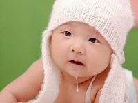 宝宝受凉会吐奶怎么办，宝宝吐奶是不是受凉了宝宝受凉吐试管移植后能做饭洗碗吗奶怎么办